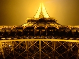 Steven-Antalics-Eiffel-Tower-Paris-street-night-06